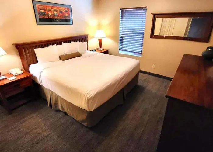Of - 2 Bedroom W Balcony
