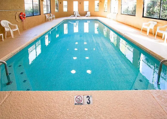 Of - 2 Bedroom W Balcony